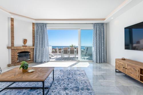 797 HOLIDAY RENTALS-Blue Pearl, Luxury Apartment with Stunning Views