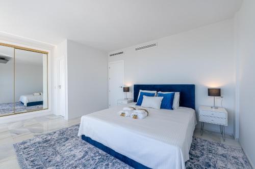 797 HOLIDAY RENTALS-Blue Pearl, Luxury Apartment with Stunning Views