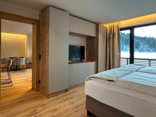 Alexander Mountain Suites