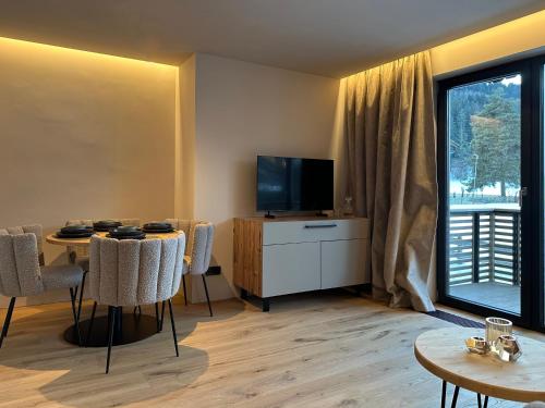 Alexander Mountain Suites