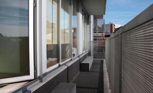 Modern and quiet T1 with private Garage