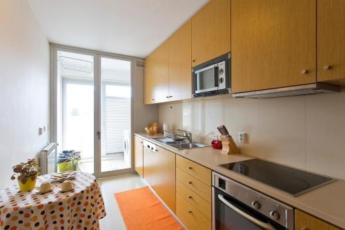Modern and quiet T1 with private Garage