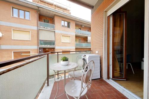 Spacious and cozy apartment near Metro A