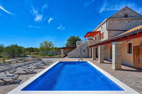 Villa Jacassa with pool and jacuzzi