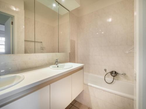 Vannituba majutusasutuses Cat Tweede