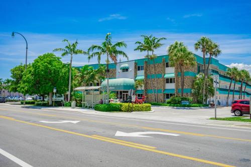 Gallery image of Surf Rider Resort in Pompano Beach