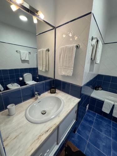 Ένα μπάνιο στο Casa Gatu Verdi