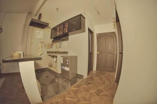 Kuhinja ili čajna kuhinja u objektu super central apartment