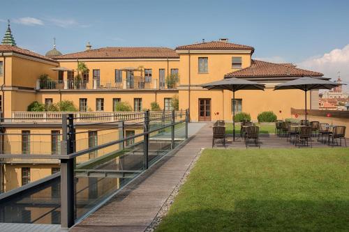 NH Collection Torino Piazza Carlina — Property building