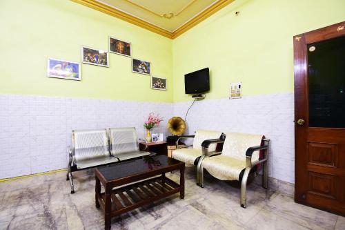 Televisyen dan/atau pusat hiburan di Hotel O Paras
