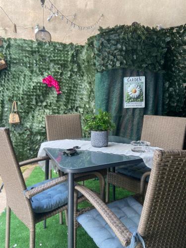 CENTRAL MARE Studio with Shared Garden - BEST LOCATION