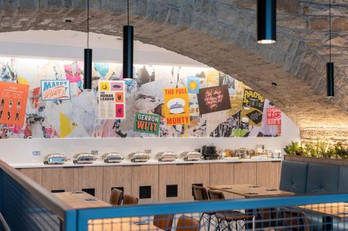 Un restaurant sau alt loc unde se poate mânca la Sandman Signature Sheffield Quays Hotel