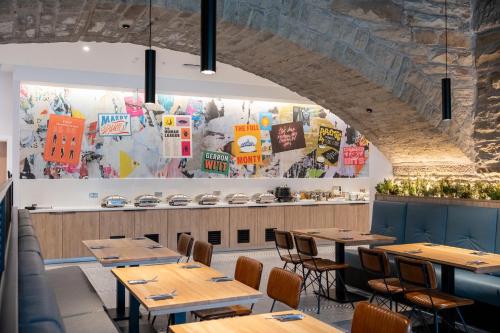 O zonă de relaxare la Sandman Signature Sheffield Quays Hotel