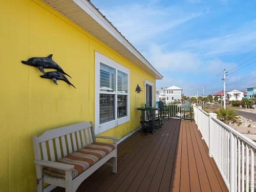 En balkon eller terrasse på Seaside Bungalow home