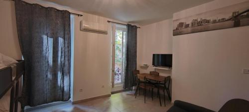 388Paradis08