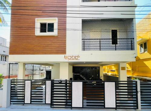 un edificio con scale di fronte di Anand's Elegant 2BHK Apartment - AC a Mysore