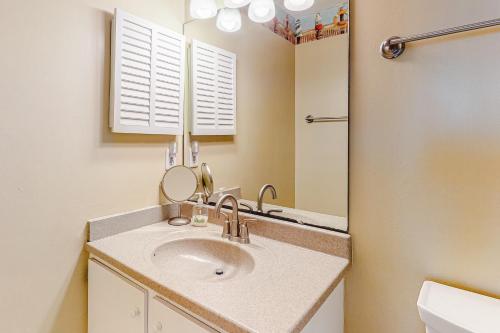 Ένα μπάνιο στο Sandywalk -- South Atlantic Ave 26 Unit 2