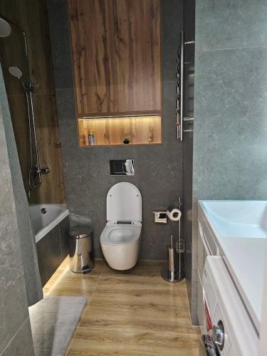 Gallery image of A new, cozy apartment in the Crystal on the 18th floor in Almaty
