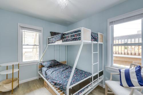 Postel nebo postele na pokoji v ubytování Seaside Heights Apartment Near Beach and Boardwalk!