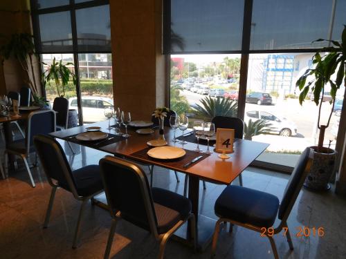 Restaurace v ubytování Hotel Mas Camarena
