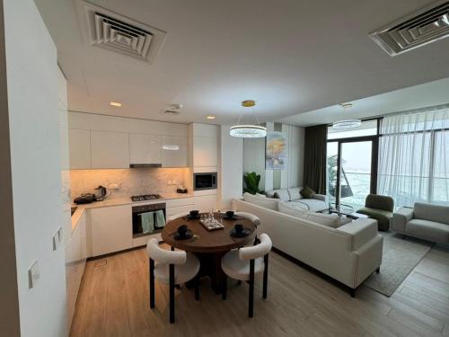Luxury two beds apartment