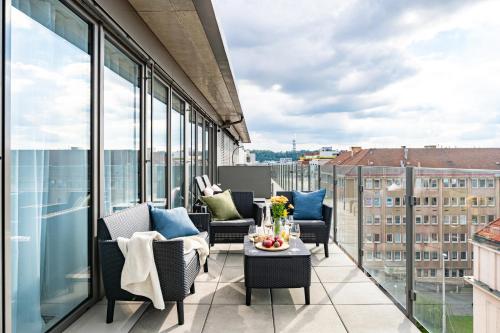 Prague Days - Family Friendly Two-Bedroom Apartment with AC, Garage and Terrace in Holešovice