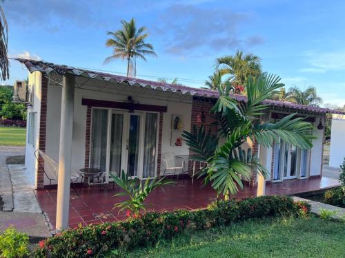 O grădină în afara Hotel Campestre Ranchón Baquero