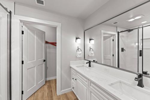 Koupelna v ubytování Expedition Station 8583 by Summit County Mountain Retreats