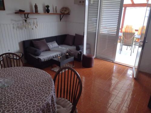Two Bedroom Apartment With Terrace And Sea View