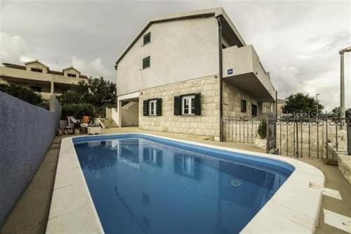 Family-friendly apartments with swimming pool Povlja, Brac - 24248