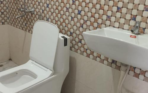 Ένα μπάνιο στο PJ Duplex- A Luxury Stay in Kedarnath