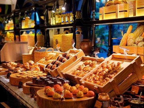 Jídlo v hotelu nebo okolí