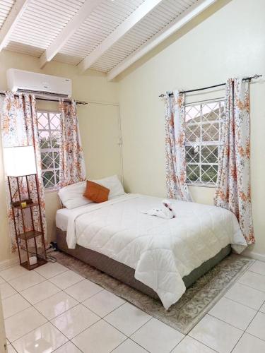 Peaceful 2BR home, perfect for a Caribbean getaway photo 2