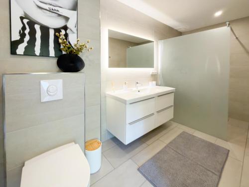 Foto ImmoStay #3 - Penthouse mit zwei Balkonen & Seeblick, Parking & WiFi 3