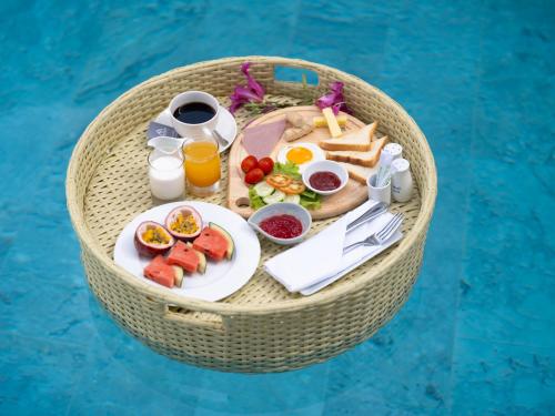 Comida en el resort o alrededores