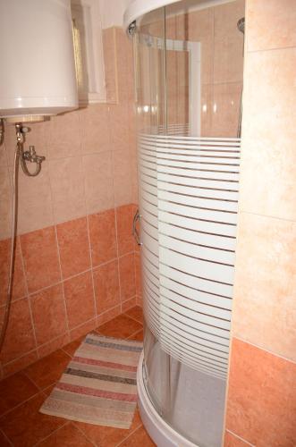 Ένα μπάνιο στο Hutasori Guesthouse