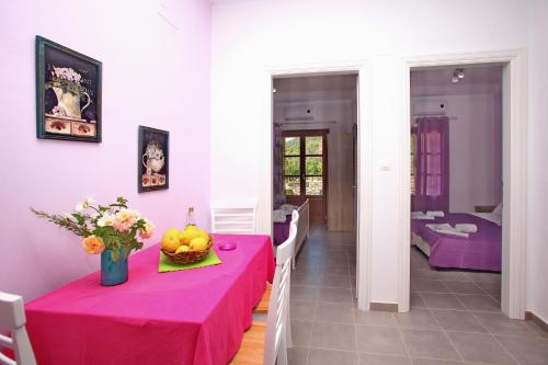 Gallery image of Sklavos Studios in Neo Klima
