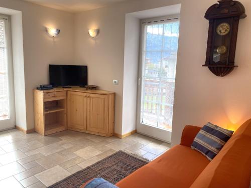 Μια τηλεόραση ή/και κέντρο ψυχαγωγίας στο Appartamento LatteMiele