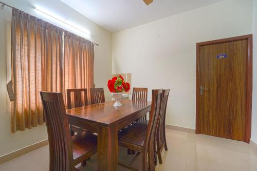 Φωτογραφία από το άλμπουμ του Chakraa Hotels Saravanampatti σε Coimbatore