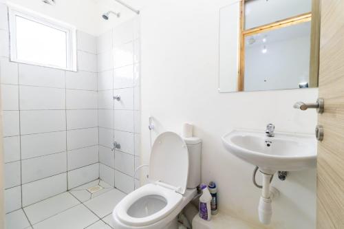 Ένα μπάνιο στο Princevy Homes