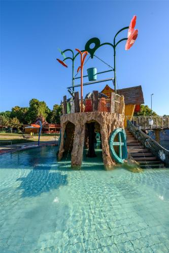 Park Inn by Radisson Zalakaros Hotel & Spa - All inclusive — Pool view