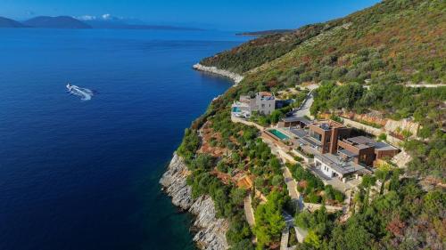 Seafront Villa Arkoudaki