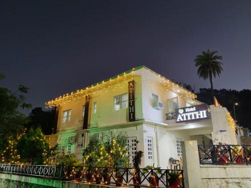 Afbeelding uit fotogalerij van Hotel Atithi Mount Abu in Mount Ābu