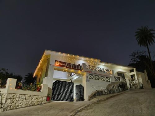 Afbeelding uit fotogalerij van Hotel Atithi Mount Abu in Mount Ābu