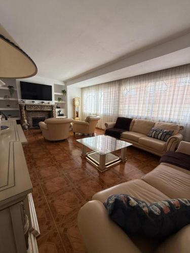 Mooi en erg ruim appartement met een openhaard