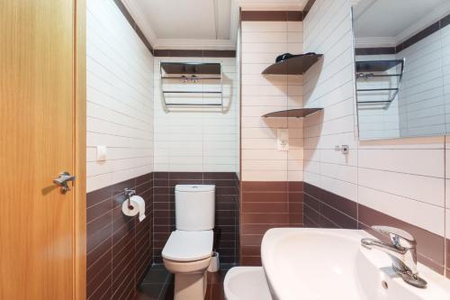 Ένα μπάνιο στο Encantador apartamento en la playa