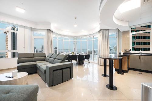 Amazing Palm View - Prime Location - Spacious