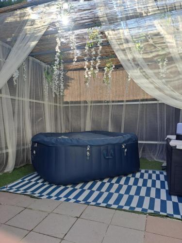 Area soggiorno di chambre à 800 mètres du mythique virage de Mulsanne