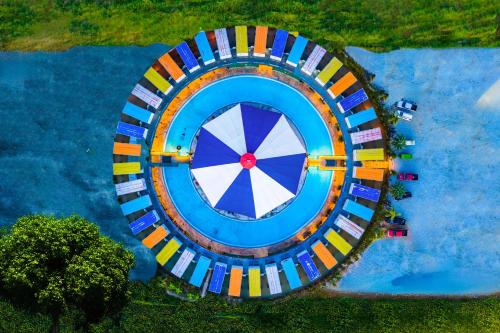 Photo de la galerie de l'établissement Pool Party Hotel, à Vang Vieng