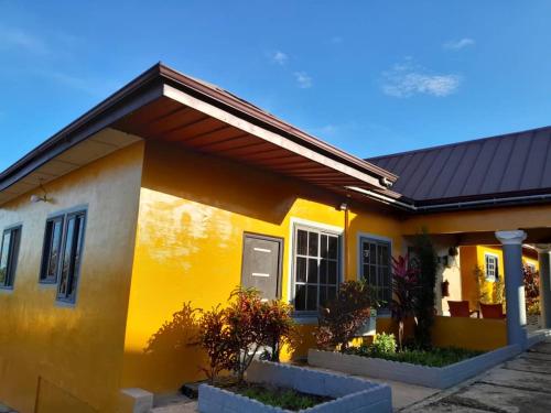 Gallery image of Martina's Executive Lodge in Trofwi